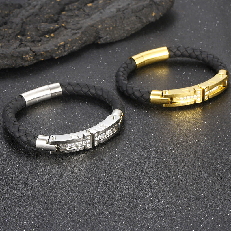 Elegant silver accessory –
