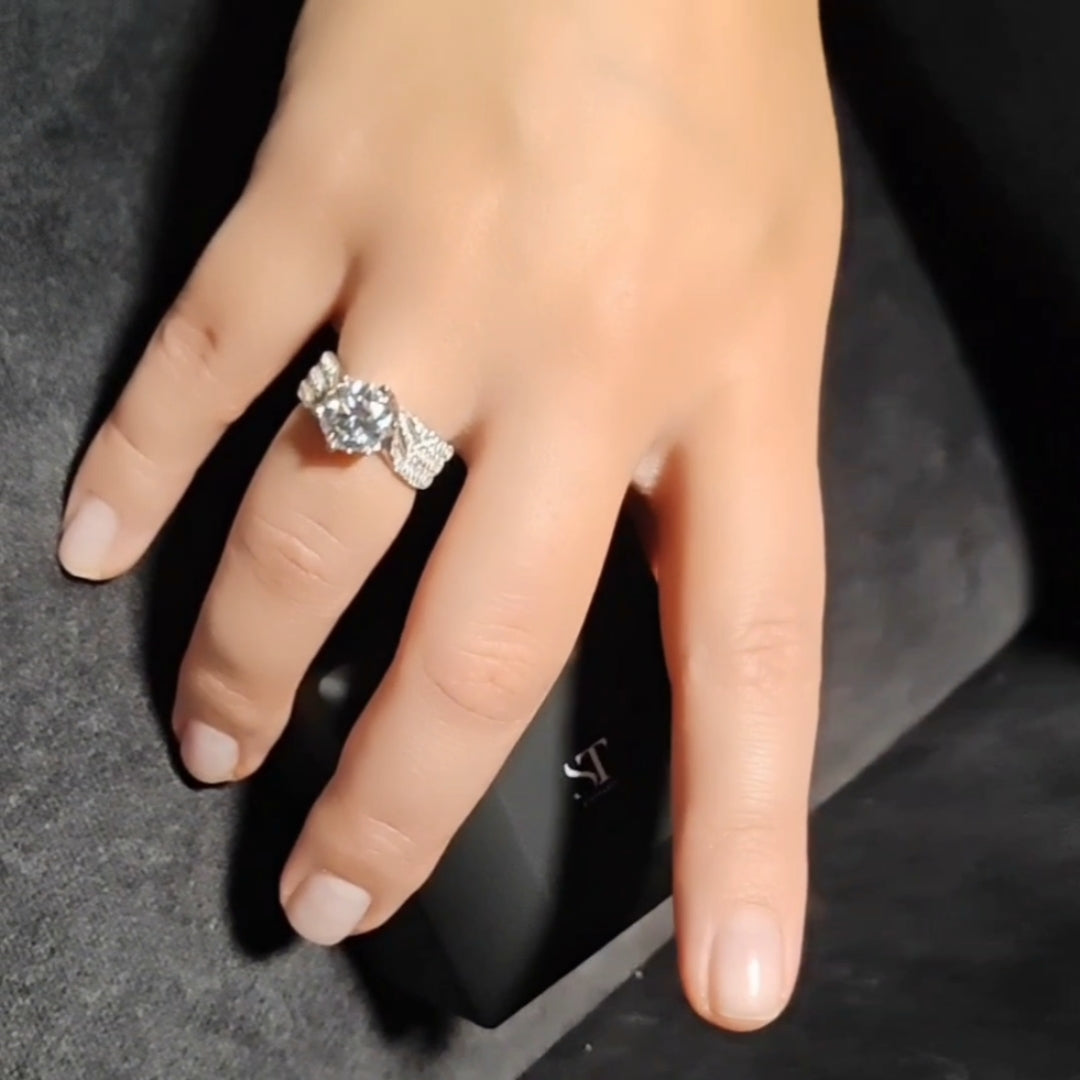 Elegant silver accessory –