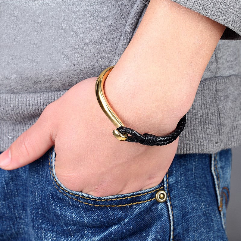 "Elegant Charm" Leather and Metal Bracelet