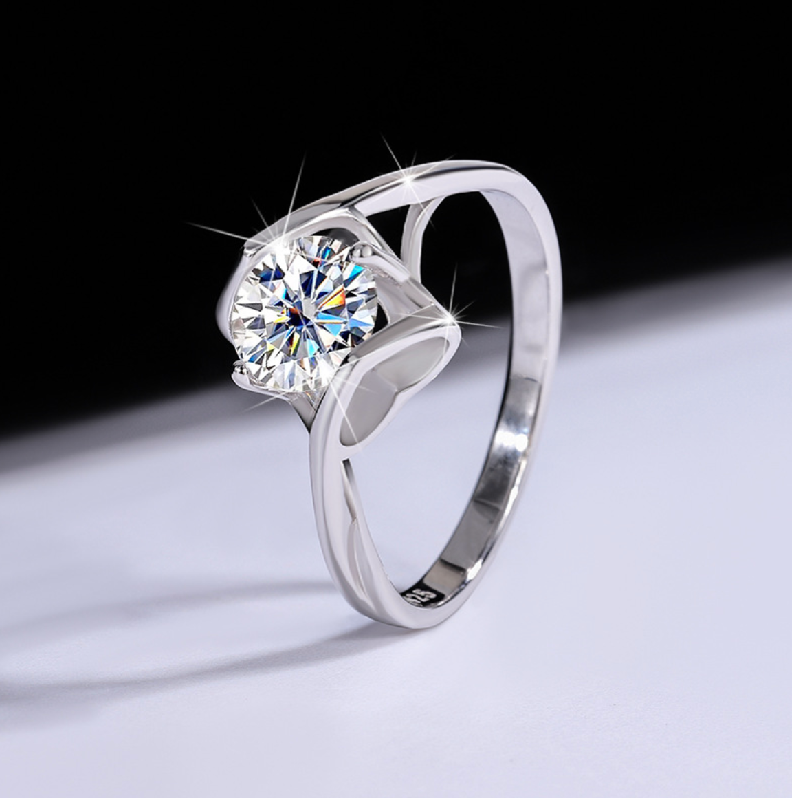 925 silver ring with bright moissanite gemstone – Heart's Embrace Sterling Silver Moissanite Ring for Woman