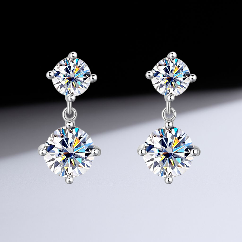 Die Duo Brillanz-Ohrringe vereinen klassische Eleganz mit modernem Glanz. 