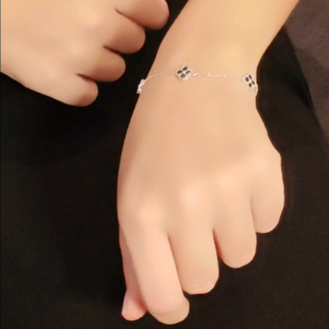 Elegant silver accessory – 