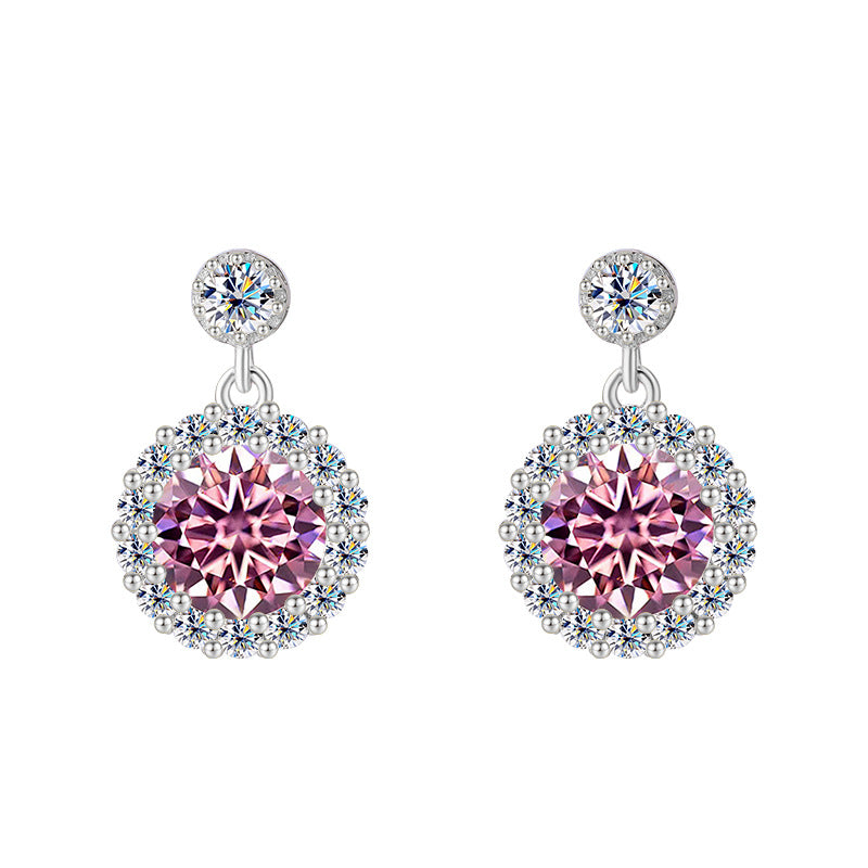 Entdecken Sie unsere eleganten Lustre Halo Ohrringe mit rundem Moissanit und zartem Halo. Mit Zertifikat & gefertigt ROSA